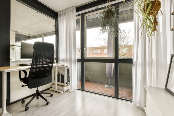 Medium property photo - Johan Hofmanstraat 217, 1069 KD Amsterdam